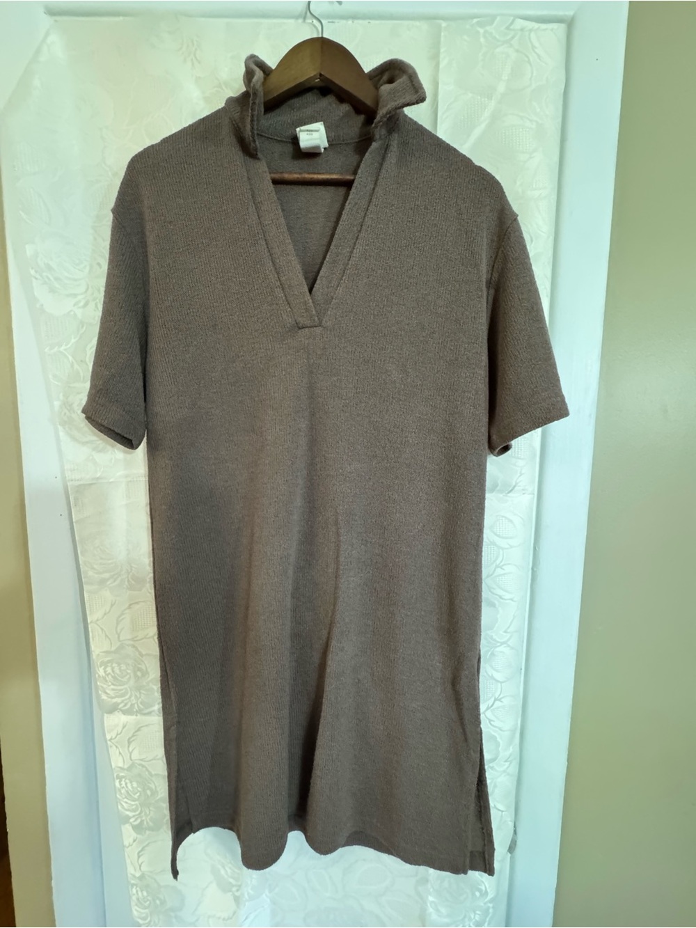 H&M Men’s Short-Sleeve Terry Polo in Taupe Brown